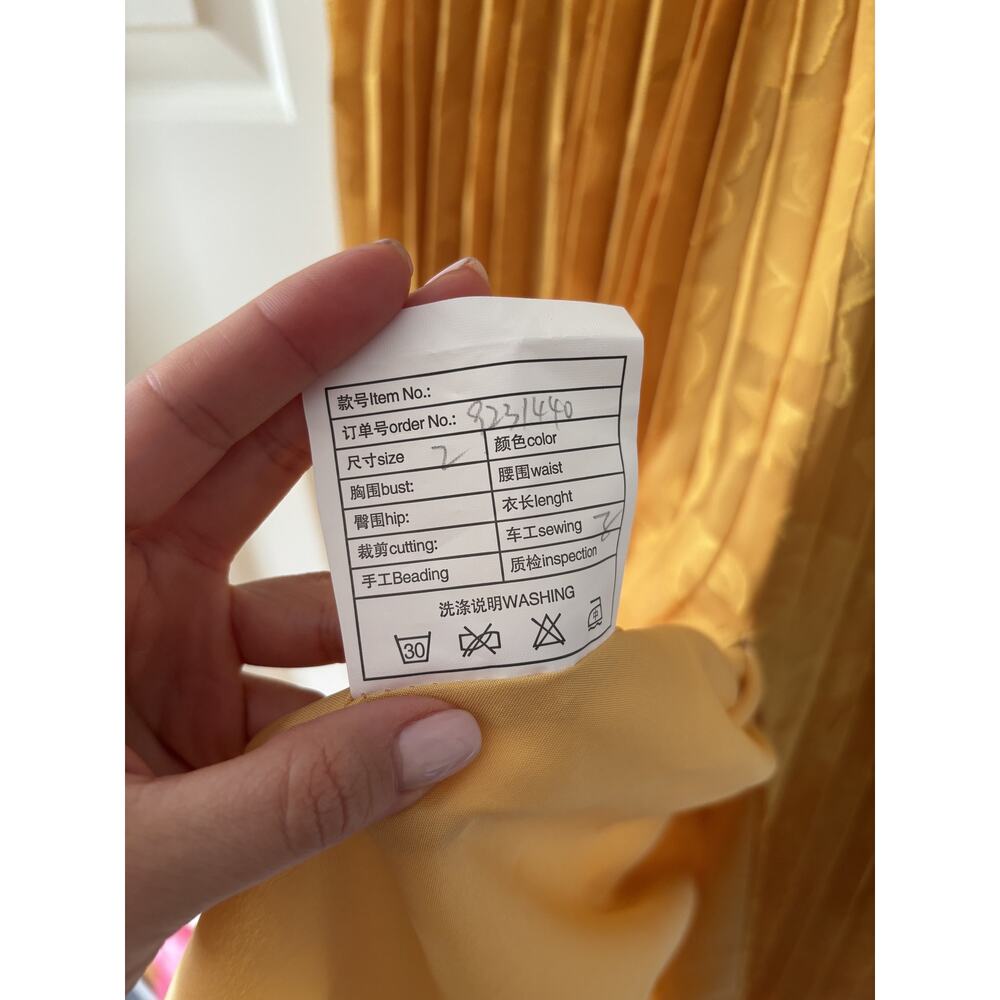 Yellow Pleated Midi Dress with Adjustable Straps Sz 7 - Picture 6 of 8